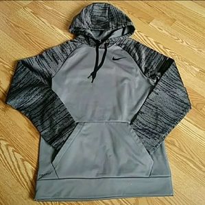 Young men's Nike hoodie large